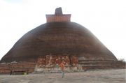 Jethawanaramaya stupa Sri Lanka Anuradhapura Jethawanaramaya stupa dagoba