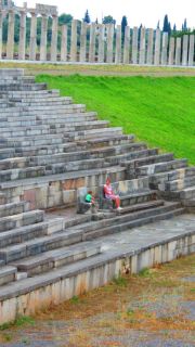 Stadion dobro očuvana mesta za sedenje Greece Peloponnese ancient messene stadium crowd